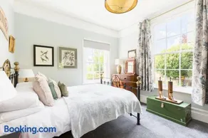 2 Spa Villas Nr Docks inc parking - Image 2