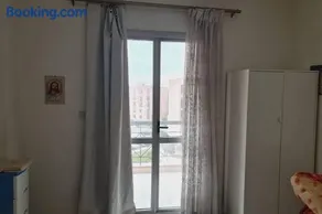 Single bedroom in a shared apartment with free parking Girls only - Image 4
