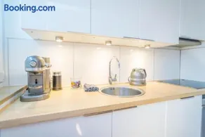 Große Wohnung in perfekter Lage mit Balkon! - Image 3