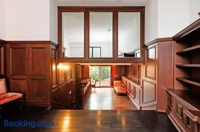 Luxurious villa with 7 bedrooms - Image 3