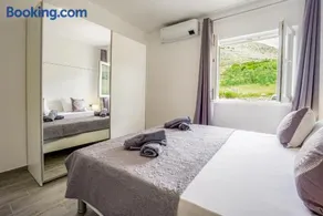 Bepo Apartments at beach - Image 5