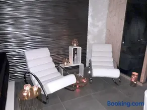 Cozy House with Garden and Jacuzzi in Tournai - Image 2