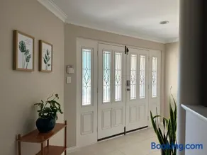 Applecross 2 Bedrooms by Swan River - Image 5