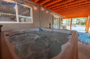 Grand Antilia - 6BR w Hot Tub,GameRoom & BonusRoom - Image 2