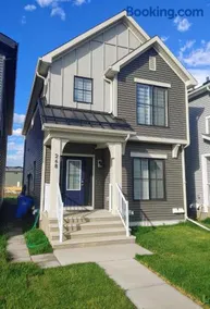Cozy 3-Bedroom Family Retreat Home in Rangeview - Image 1