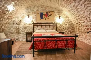 Aspasia House - Image 3