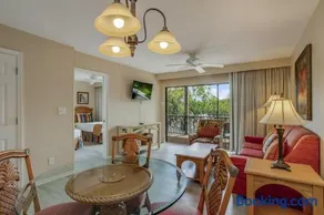 Fabulous Park Shore Condo - Image 4