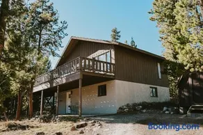 Breck Ski Chalet, Pet Friendly, Private Hot Tub and Scenic Views - Image 3