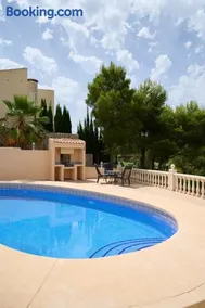 Villa with pool and hot tub on golf course - Image 5