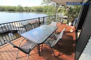 Black Wattle Bungalow 30 Lake Bennett - Image 4