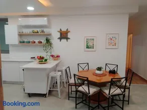 Beautiful beach apartment - Image 1