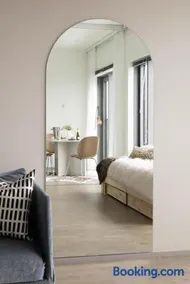 Scandinavian Minimalist Seaside Flat on Top Metro with downtown view - Image 1