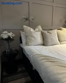 Frankies Lodge - Image 2