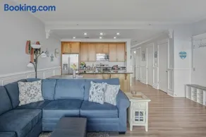 Oceanfront Condo King Suite & Pet-Friendly Stay - Image 4