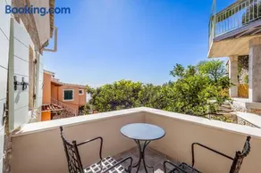 Courtyard Cottage Corfu - Image 1