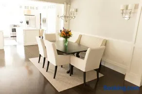 Light-filled 6BR home near OU campus - Image 5