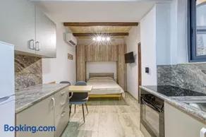 Modern Qormi Stay with Private Balcony near City Square - Image 1