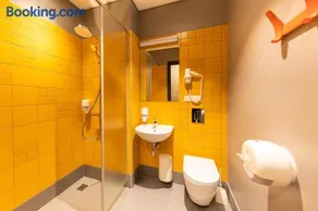 Stadium Hotel - Image 4
