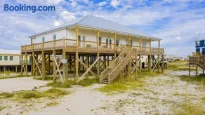 Newer Large Beachside 6 Bedroom House 3000 Sq Ft Sleeps 22 - Image 1