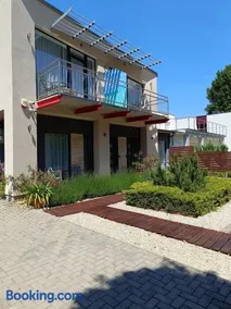 Újhely Apartmanház - Image 2
