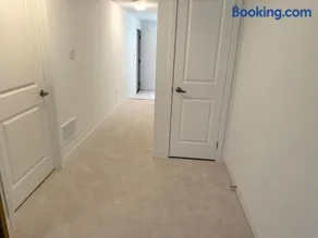 Modern Home Near Ajax GO, Easy Access to Toronto - Image 3