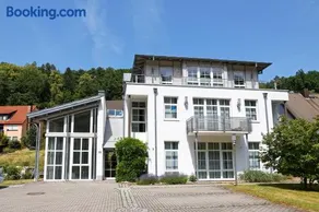 Exklusives Penthouse mit Dachterrasse, hochwertig ausgestatteter Küche mit Dampfgarer, inklusive 2 Stellplätze und Fahrradgarage - Image 1