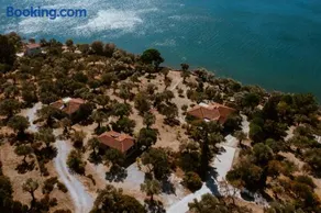A Luxury Seafront Villa with amazing ambience and view - Image 5