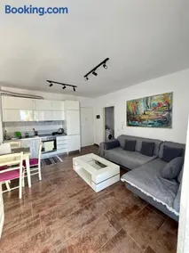 Seaview Apartment - Image 3