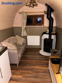 Romantic Croft with Private Hot Tub - Image 4