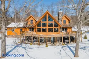 Great Escape Lodge by Railey Vacations - Image 1
