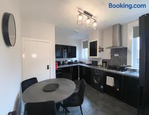 Glasgow Apartment close to the airport - Image 4
