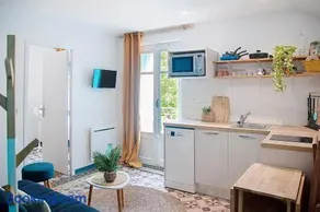 Comfortable Flat and balcony - Image 4