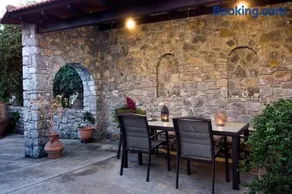 Traditional Stone Home 30 min. from famous Beaches - Image 2