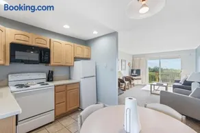 Ocean View Pet-Friendly Family Suite with Kitchen - Pool and Hot Tub - Image 1