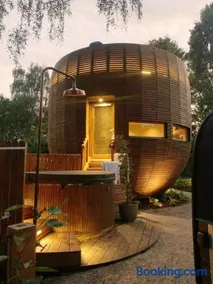 The Nutshell met hottub en sauna | 2 personen - Image 1