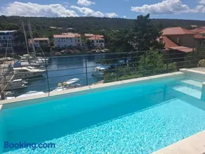 SOL luxury residence near the beach with shared heated pool - Image 2