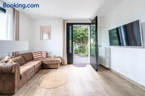 Khara, Paris 20mn, King Size bed, Terrace, Free Parking - Image 3