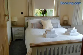 Ashford House 2 bedroom Apartment 'outdoor bathing tub' - Image 5