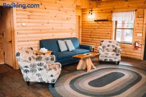 Water Lily Cabin by Amish Country Lodging - Image 3