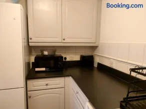 Trelawney Place, close to London - Image 3