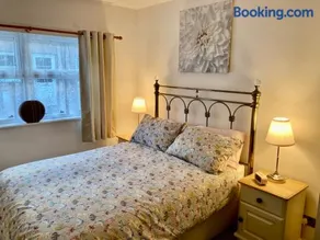 Modern 2 Bedroom Ground Floor Apartment with Parking Ripon City Centre - Image 1