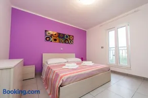 Blue Sky Apartments - Image 2