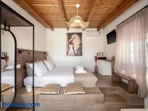 Lavender Suite with Sea View - Beach at your Doorstep - Image 4