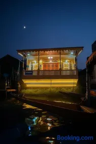 Lalarukh Group of Houseboats - Image 4