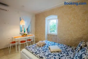 Season4All Apartments - Image 2