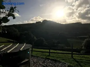 Tree house and shepherds hut & Hot Tub - Image 2