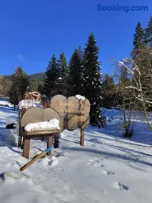 Casa Gherdëina, ski-in, ski-out mountain gem - Image 3