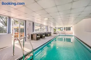 Country Retreat with Grounds & Leisure Facilities - Image 1