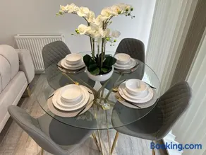 Strada Apartment - Image 2