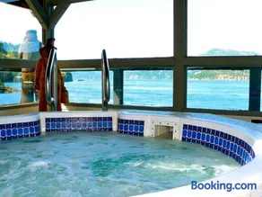 Brown's Bay Resort - Image 3